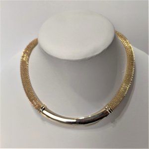 EXQUISITE GOLD TONE CHOKER